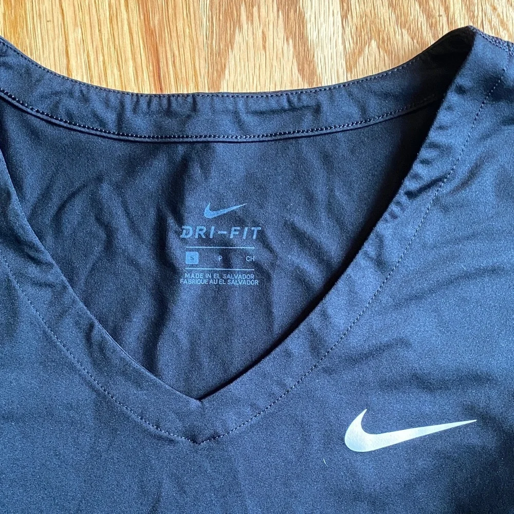 Nike Women's Black Short Sleeve Tee